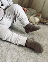 Klassische Wildlederstiefel - Taupe