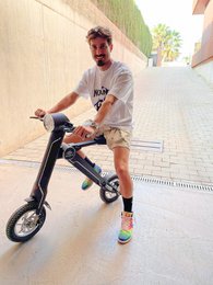 45KM LIMITED EDITION Cruzaa electric scooter Denim Blue
