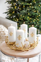 EDZARD 4er Set Kerzenpin Kerzenstecker Lilie, Aluminium vernickelt goldfarben, Höhe 6,5 cm