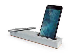 Concrete phone and pen stand - Onde