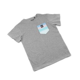 Gray kids t-shirt with pastel-colored pocket detail. Made of soft, comfortable cotton material. Available in sizes 92/98 to 152/158.