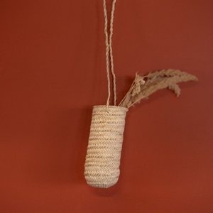 🌿 Handwoven Wicker Flower Holder – Artisan Craftsmanship