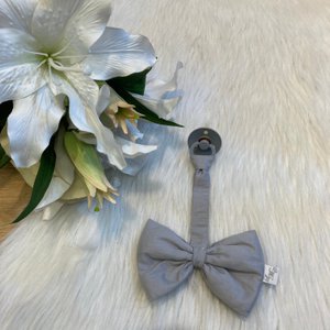 Speenstrikje klassische Liebe hellgrau