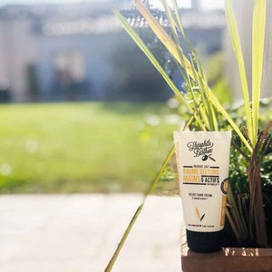 Hand and nail velvet balm with 5 natural active ingredients. Perfume Garden of Hesperides. 75ml