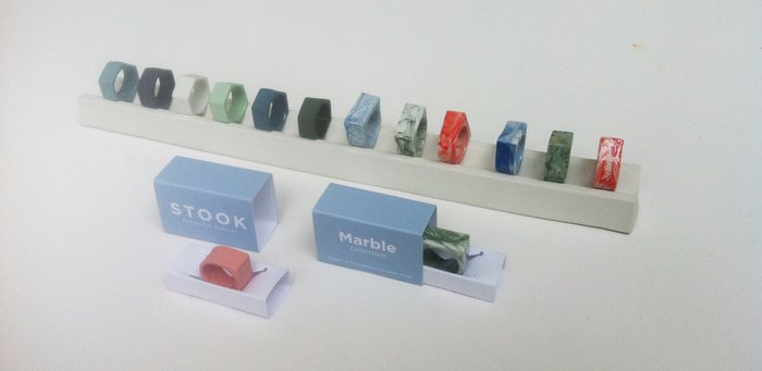 Store display rings
