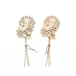 Wooden bouquet - Dahlia, an artificial plant with a decorative floral design made of wood. Available in Pools grenen and Populier variants.