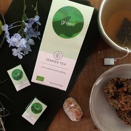Green organic green tea in pyramid tea bags. Made from high-quality green tea leaves. Earthy, grassy flavor with a smooth finish.