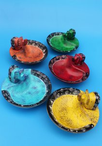 Schaal met opgelegde olifant - speksteen