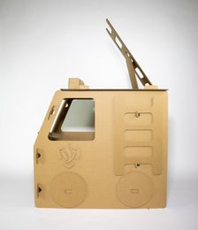 Feuerwehrauto aus Pappe