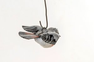 ZIMBA-ARTS METALEN BLAUWE KEEL MEDIUM OPHANGEN