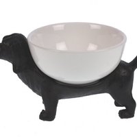 Teckel met sierschaaltje