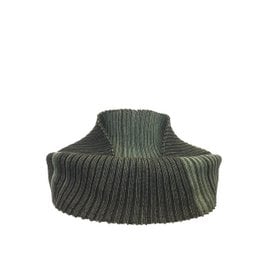 Large, cozy scarf in a variety of colors including dark green, anthracite, and yellow-green. Made of soft, ribbed material with a high collar design.