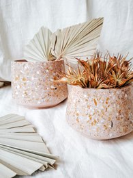  Speckled terracotta plant pots, round shape, natural boho style, small and large sizes available.