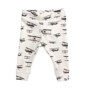 Neugeborenes Hosenflugzeug