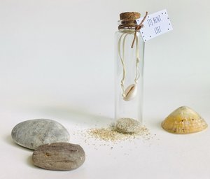 Bottle bracelet cowrie