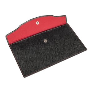 K0034AB | Flache Tasche aus echtem Vollnarbenleder, Dollar-Maserung – Farbe Schwarz. Verschlussklappe mit automatischem Knopf. Abmessungen: 22,5 x 12,5 x 0,5 cm – Verpackung: TNT-Beutel