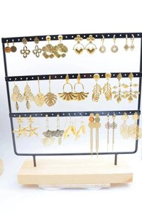 Lots of jewelry with display