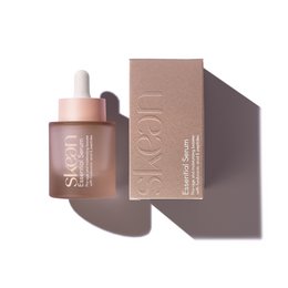 Anti-aging face serum with hyaluronic acid and peptides to hydrate and rejuvenate skin.