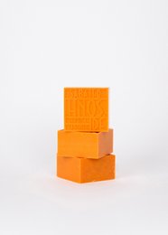  Tangerine-scented soap bars, 125g each, made with natural ingredients.