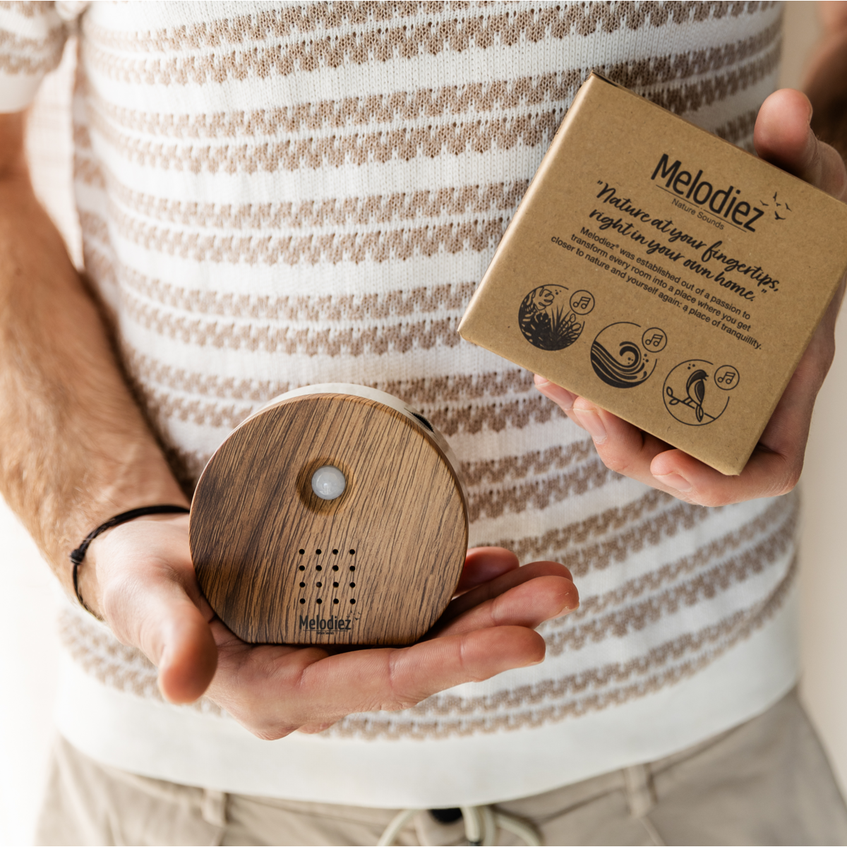 Melodiez Vogelgeluidenbox - Vogelgeluiden Met Sensor - Incl. Batterijen en 4 Natuurlijke Geluiden - Vogelhuisje Met Geluid - Voor Huis en Toilet (Natuursteen, Compact ontwerp Melodiez Vogelgeluidenbox - Vogelgeluiden Met Sensor - Incl. Batterijen en 4 Natuurlijke Geluiden - Vogelhuisje Met Geluid - Voor Huis en Toilet (Natuursteen, Compact ontwerp