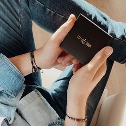 Morsekode armbånd til mænd: Lykke