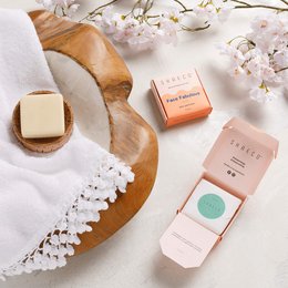Face Fabulous face cleansing bar, 80g/2.82oz, made of natural ingredients, suitable for all skin types, gentle cleansing.