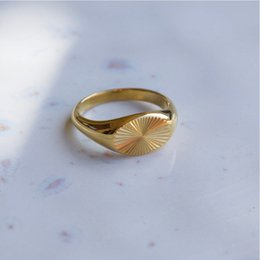 Medilion - Signet Sun Burst Gold Ring