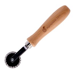  Steel cutter wheel with single toothed blade for pasta makers. Wooden handle, metal blade for cutting and shaping pasta dough.
