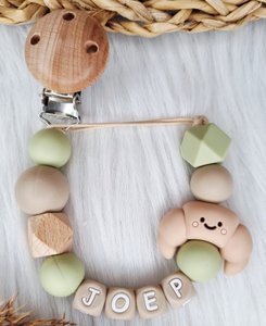 Schnullerkette mit Namen - Croissant, Salbei, Ton