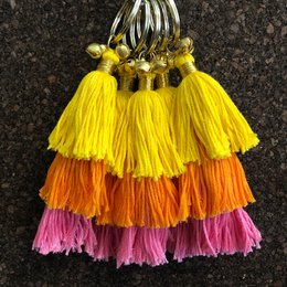 Luna -Leena Keychain Tassels Yellow - Bag Charm - Organic Cotton - Håndlavet i Nepal - Bagbøjle