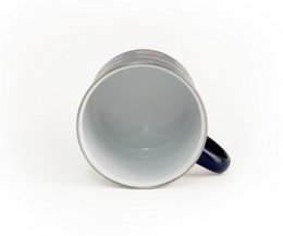 Volkswagen VW T1 Bus Emaille-Tasse, 500 ml, in Geschenkbox – Bus Parade/Blau