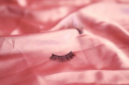Lovely Lashes Deluxe Kit mit schwarzem Eyeliner