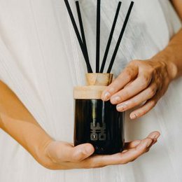 WOO Reed Diffuser | Upcycled vinflaske | Grøn | 100 ml