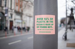 Vegane Indoor/Outdoor-Sticker auf Plastikverschmutzung durch Fischfang