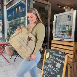 Sunsa dameshandtas. Schoudertas gemaakt van canvas en leer. Tas in vintage retrostijl. Grote shopper damestas als weekendtas.