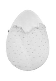  Soft, cozy sleeping bag for newborns with paw print pattern. Available in different seasons - Entretiempo, Invierno, Unica. Designed to keep babies comfortable and secure.