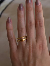 Shantina – Doppellagiger Wellen-Gold-Stapelring