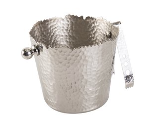 IJsemmer gehamerd met tang