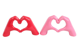  Decorative heart-shaped garden sculpture in pink and red colors, measuring approximately 12 x 4 x 7 cm.