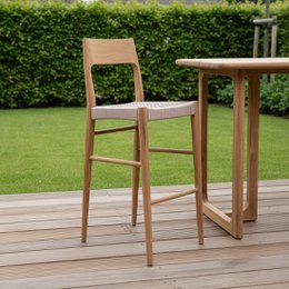 Teak outdoor bar stool with a square seat and backrest, measuring 46x46x109 cm. The stool has a natural wood finish and is suitable for use in a bar or outdoor seating area.