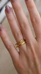 Shantina – Doppellagiger Wellen-Gold-Stapelring