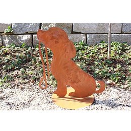 Rust-colored metal garden sculpture of a dog named Emi with a leash, featuring a charming decorative element.