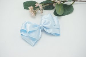 Schmetterlingsschleifen aus Satin