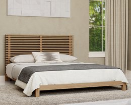  Flaxen-colored platform bed with slatted headboard, king size (160 x 200 cm).