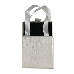  A set of 20 microfiber jewelry pouches in beige and pink colors, available in 8x8cm and 10x10cm sizes, suitable for storing and gifting small jewelry items.