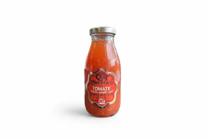 Alkoholfreies Getränk aus Tomaten, Basilikum, Minze und Honig