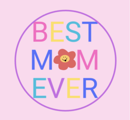  A round, pink and orange mood light with the text "Lieve Oma" (Dear Grandma) printed on it. The mood light is surrounded by several white gift boxes with bows, creating a cozy and thoughtful gift set.