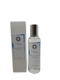 A 100 ml laundry mist room spray with a fresh, clean scent. Made with natural ingredients.