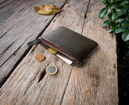 Leather "Zipper S" purse