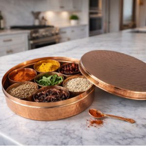 Puur koperen kruidenbox (laag) - gehamerd met 7 schaaltjes en lepeltje (1 kg)